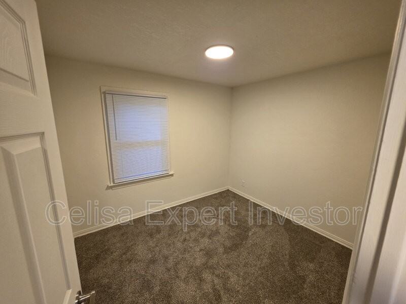 4317 Spatz Ave - Photo 4 of 14