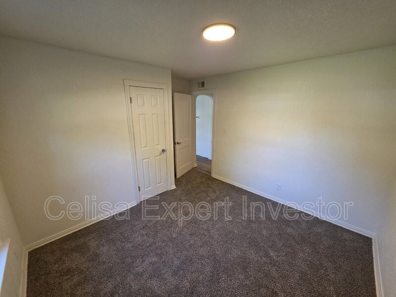 4317 Spatz Ave - Photo 5 of 14