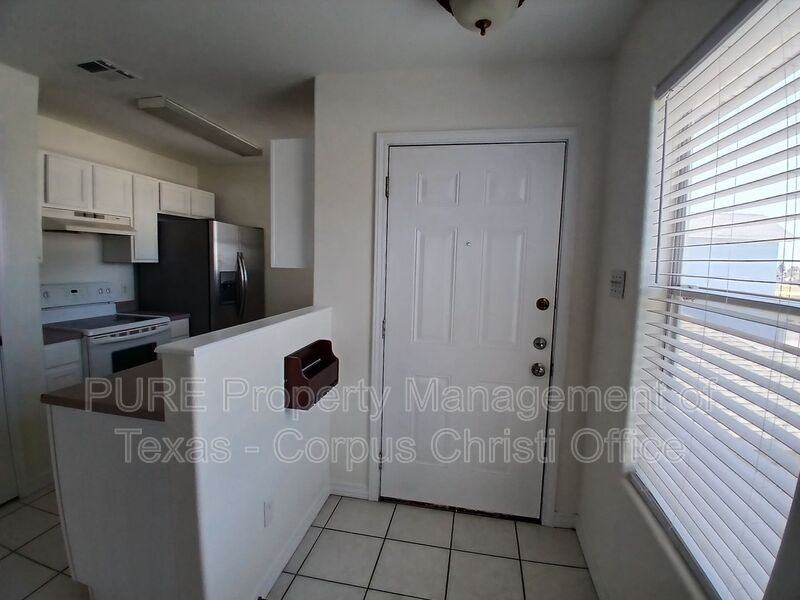 14006 Fortuna Bay Dr #B - Photo 3 of 19