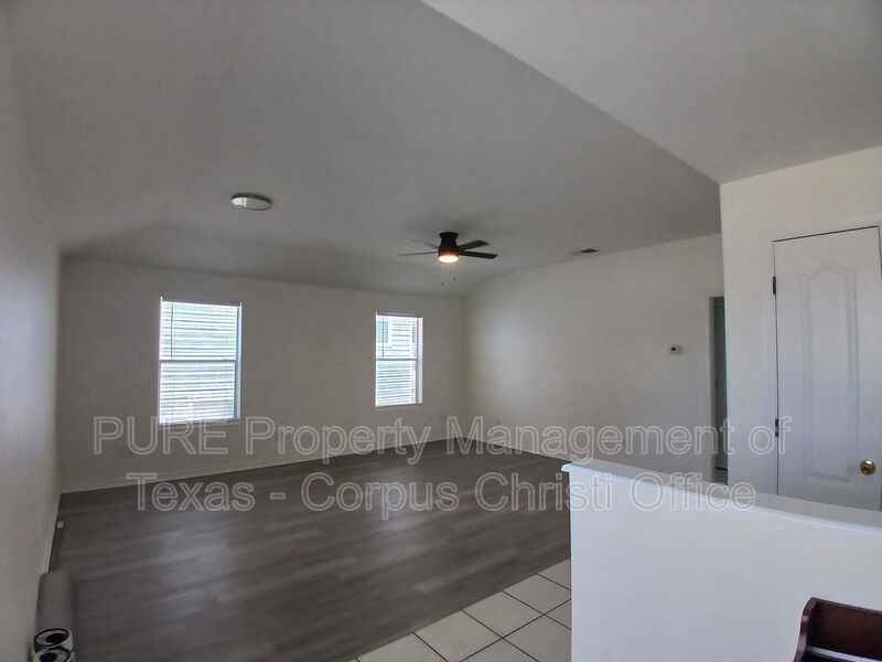 14006 Fortuna Bay Dr #B - Photo 4 of 19