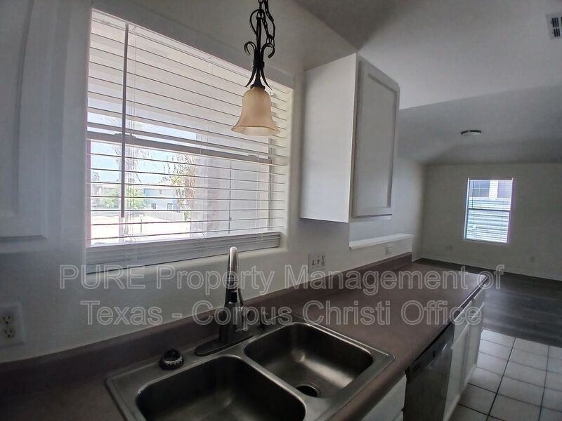 14006 Fortuna Bay Dr #B - Photo 7 of 19