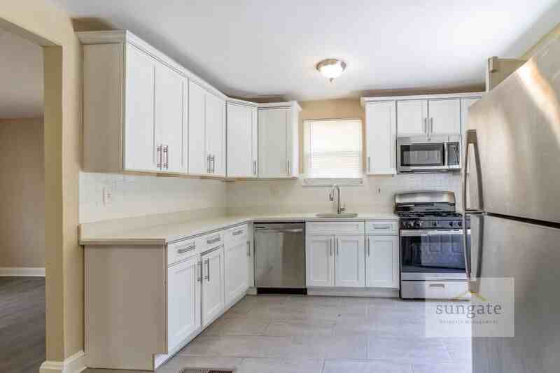 6017 Winthrope Ave - Photo 2 of 16