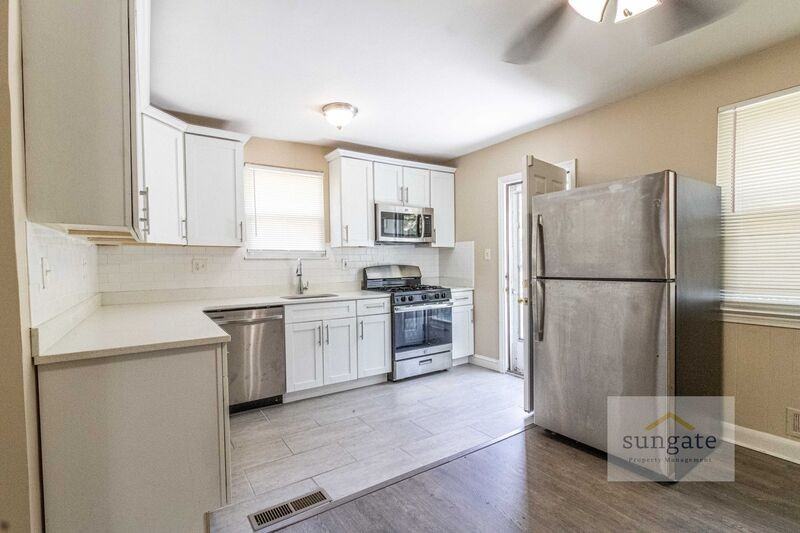6017 Winthrope Ave - Photo 4 of 16