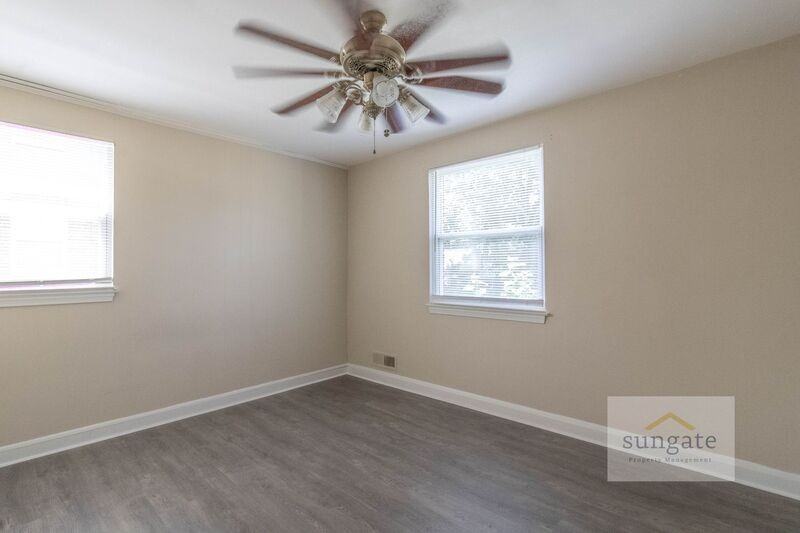 6017 Winthrope Ave - Photo 5 of 16