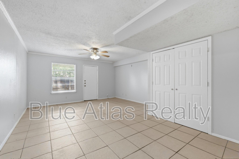 3828 Coates Cir - Photo 5 of 15
