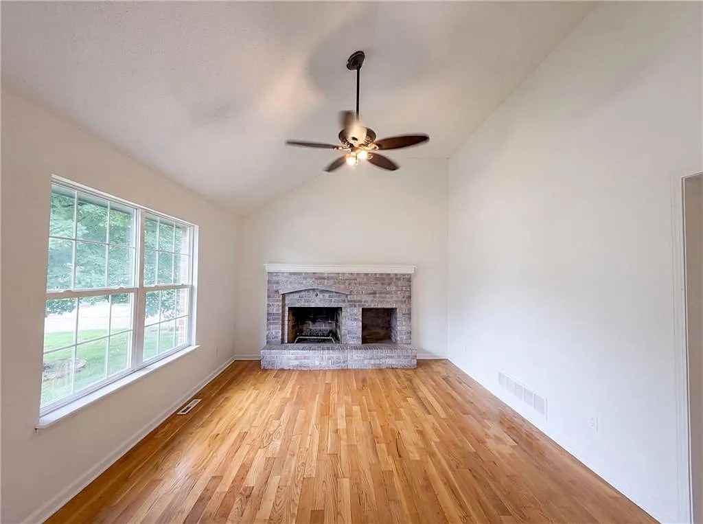 1706 North Lazy Branch Road - Photo 2 of 5