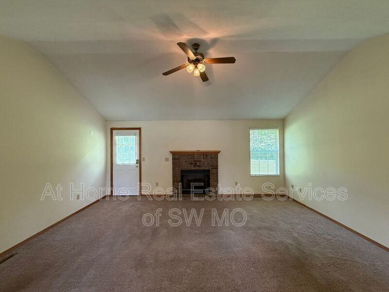 4215 W Madison St - Photo 2 of 9
