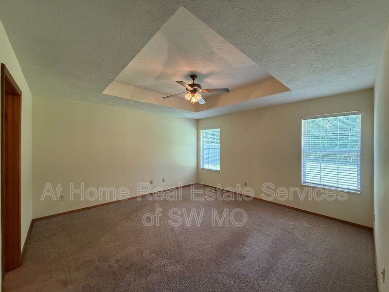 4215 W Madison St - Photo 4 of 9