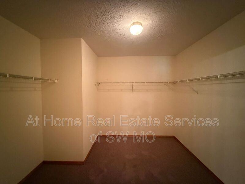 4215 W Madison St - Photo 6 of 9