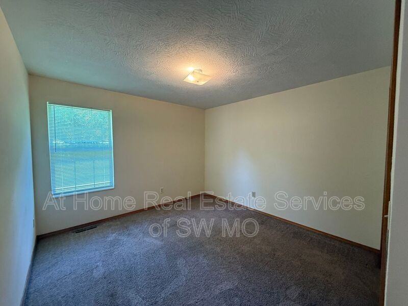 4215 W Madison St - Photo 7 of 9