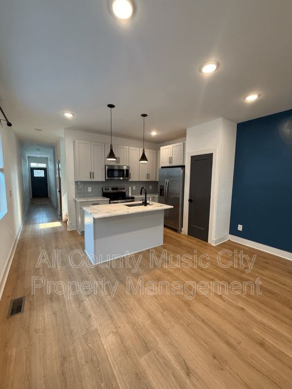 204B Alta Loma Rd