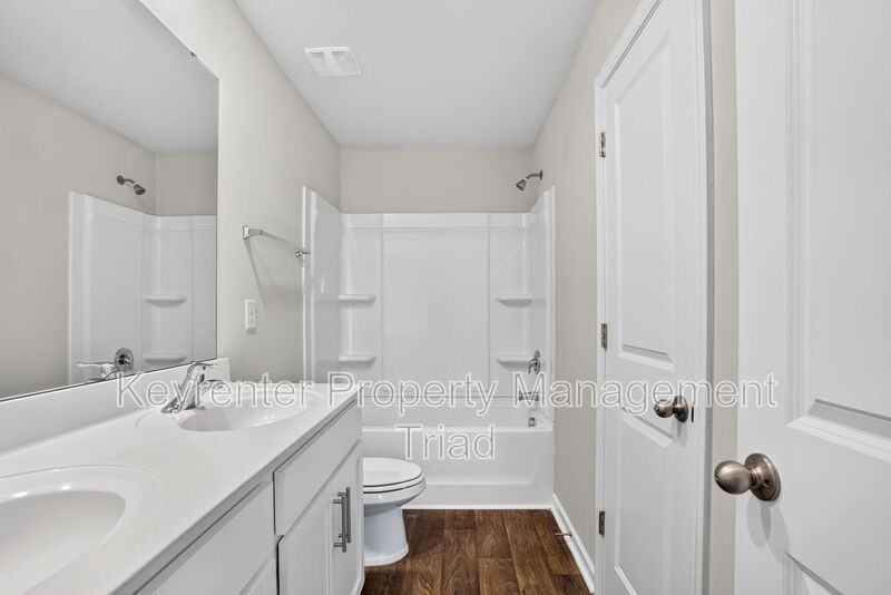 5109 Black Forest Dr - Photo 6 of 48
