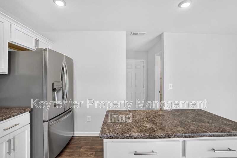 5109 Black Forest Dr - Photo 7 of 48
