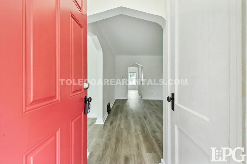 331 California Blvd - Photo 6 of 32