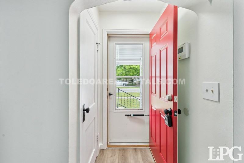 331 California Blvd - Photo 7 of 32