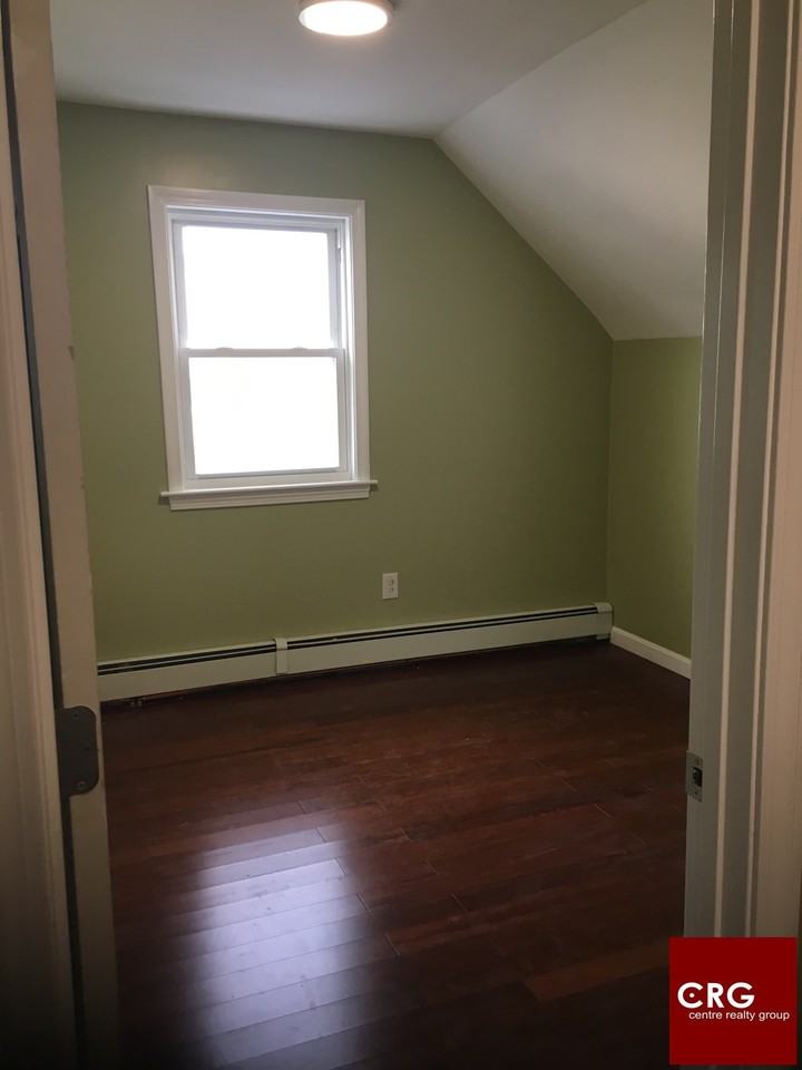 38 Floyd St #3 - Photo 5 of 9