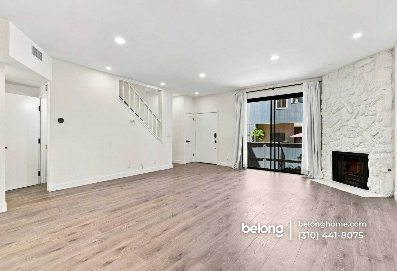 8154 Manitoba St #5 - Photo 4 of 28