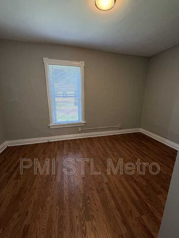 5548 Jennings Station Rd - Photo 2 of 11