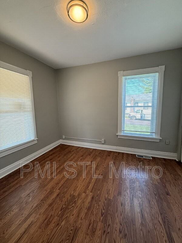 5548 Jennings Station Rd - Photo 4 of 11