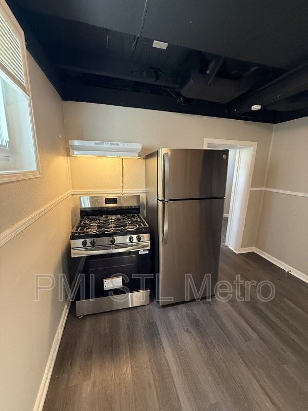 5548 Jennings Station Rd - Photo 7 of 11