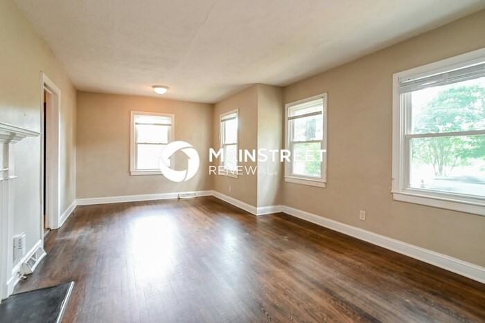 2512 Revolution Park Dr - Photo 2 of 14
