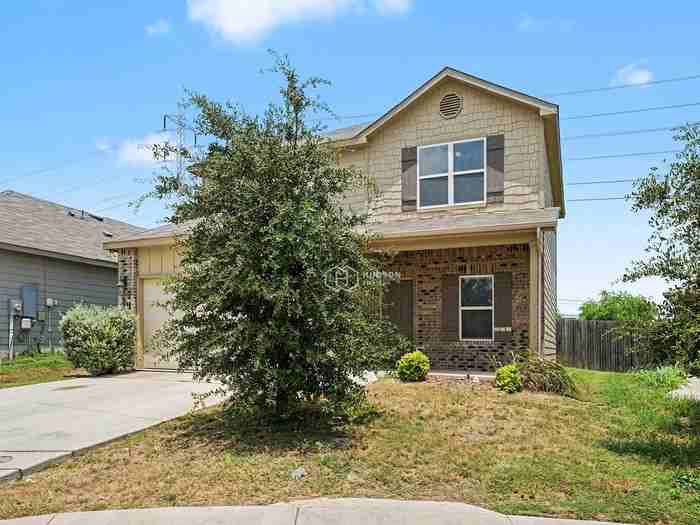 7611 Twin Pine Ct - Photo 3 of 24