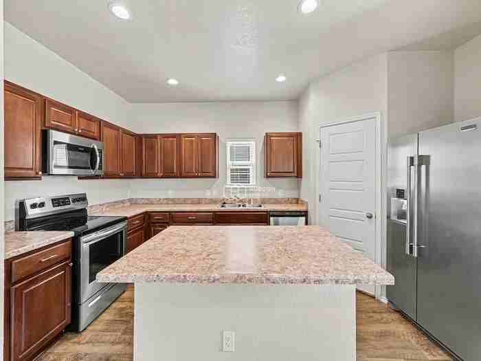 7611 Twin Pine Ct - Photo 7 of 24