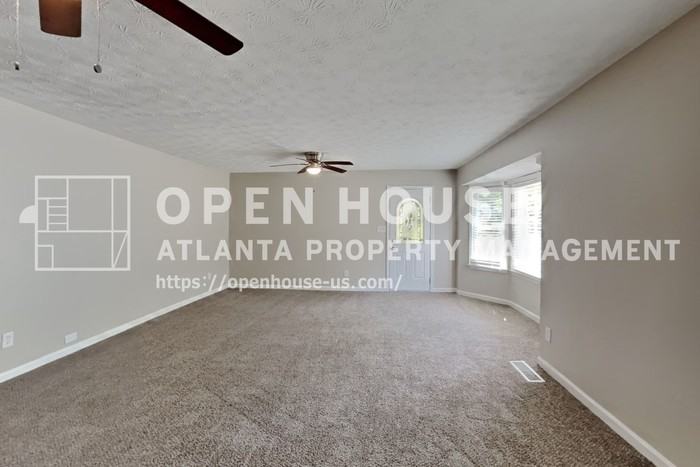 101 Chantilly Ln - Photo 7 of 23