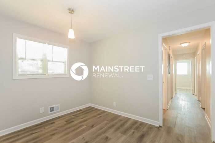1612 Lamont Ave - Photo 5 of 15