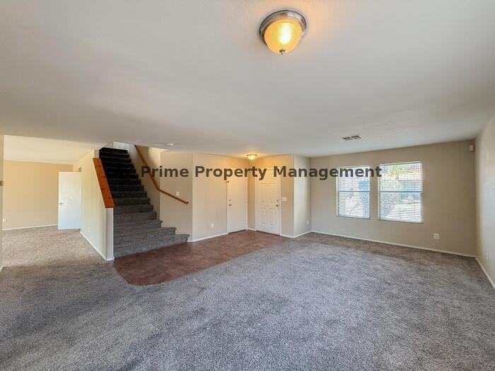 583 W Racine Loop - Photo 4 of 38