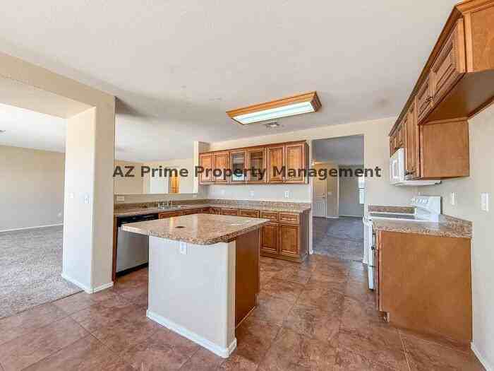 583 W Racine Loop - Photo 7 of 38