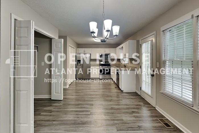 360 Warrenton Dr - Photo 7 of 20