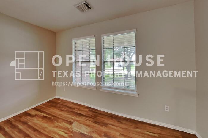 21210 Bridgemeadows Ln - Photo 5 of 22