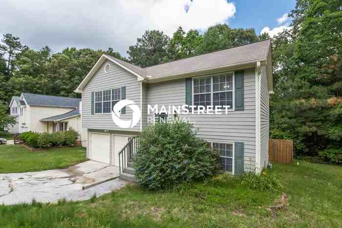 5559 Princeton Oaks Ln - Photo 2 of 16