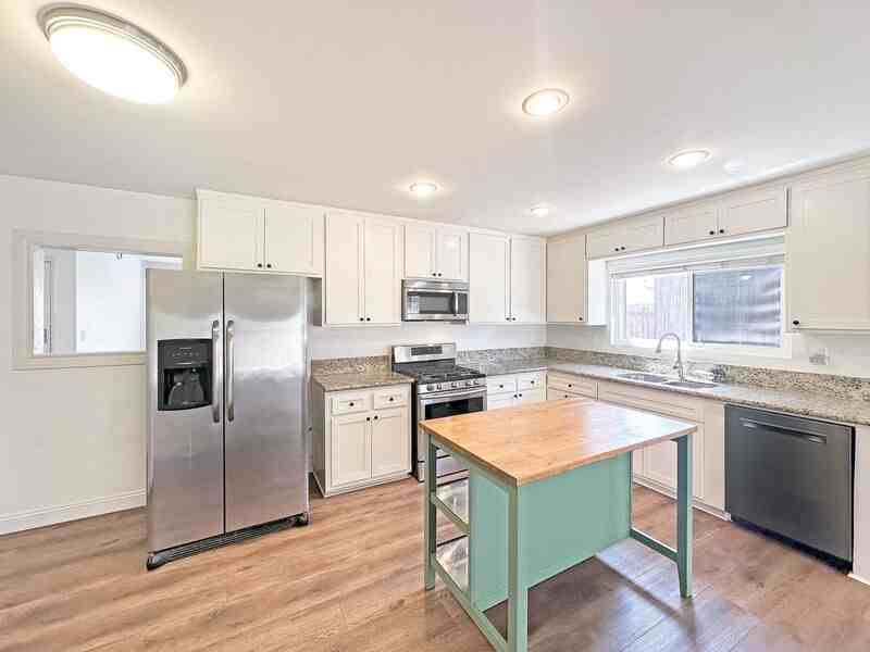 6212 Potomac St - Photo 5 of 21