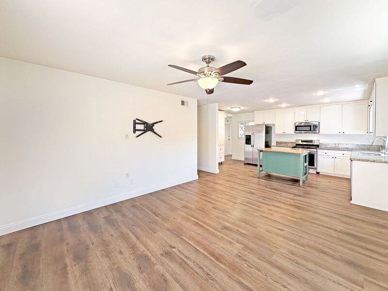 6212 Potomac St - Photo 6 of 21