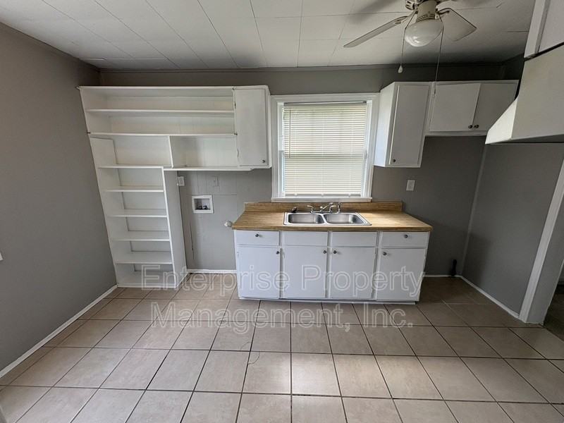 2083 Charleston Rd - Photo 7 of 16