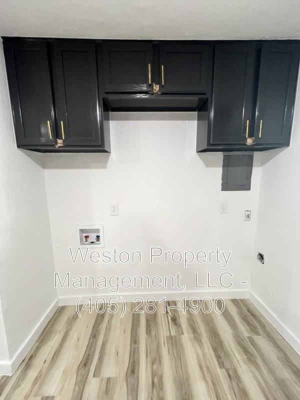 9609 Greystone Ave - Photo 6 of 11