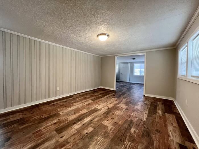 723 Wren Rd - Photo 4 of 34