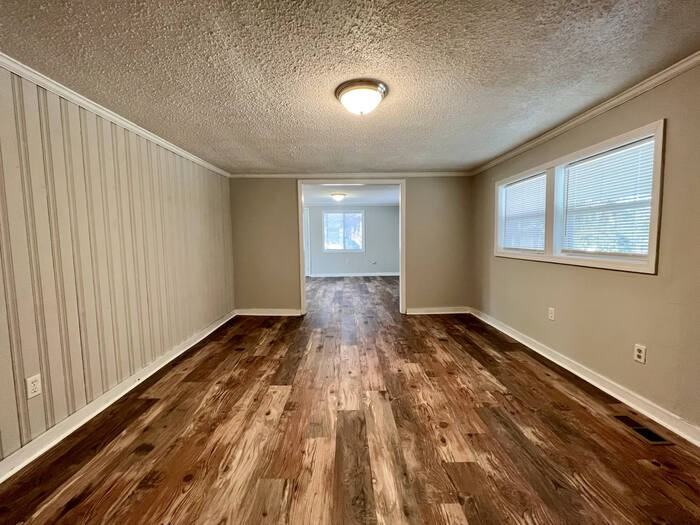 723 Wren Rd - Photo 6 of 34