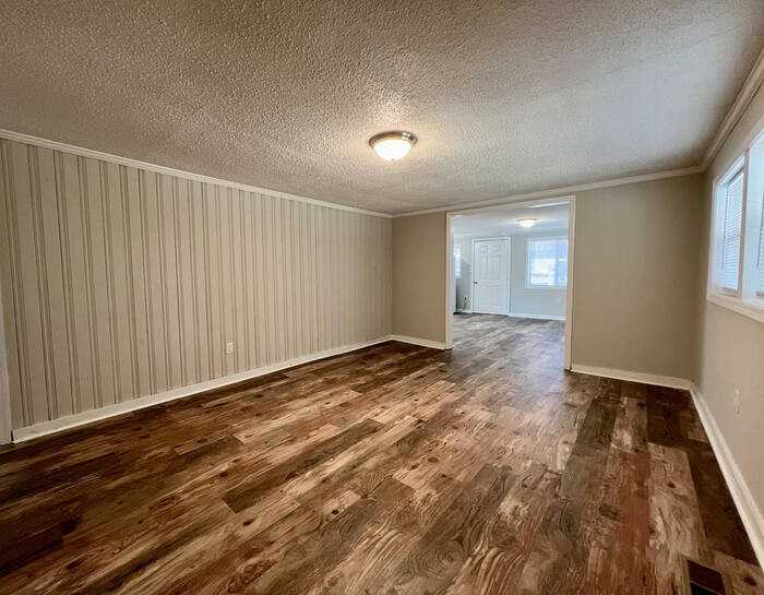 723 Wren Rd - Photo 7 of 34
