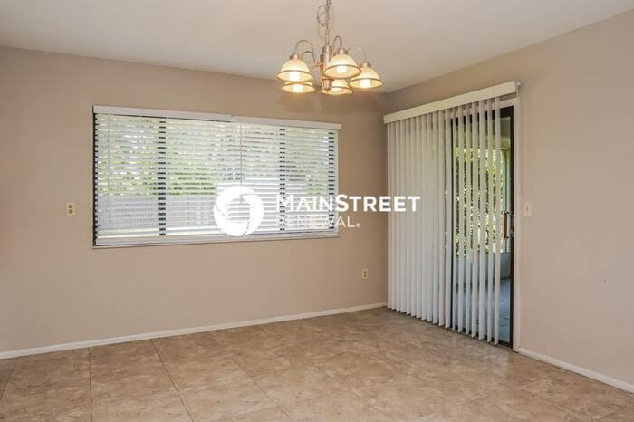 1287 Wadsworth St Se - Photo 2 of 16
