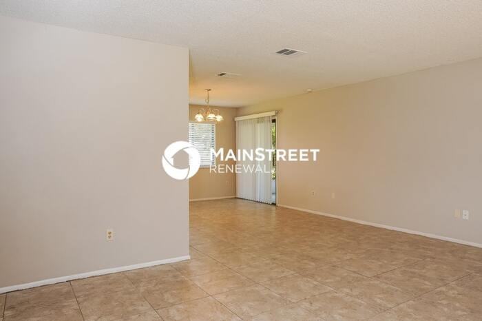 1287 Wadsworth St Se - Photo 3 of 16
