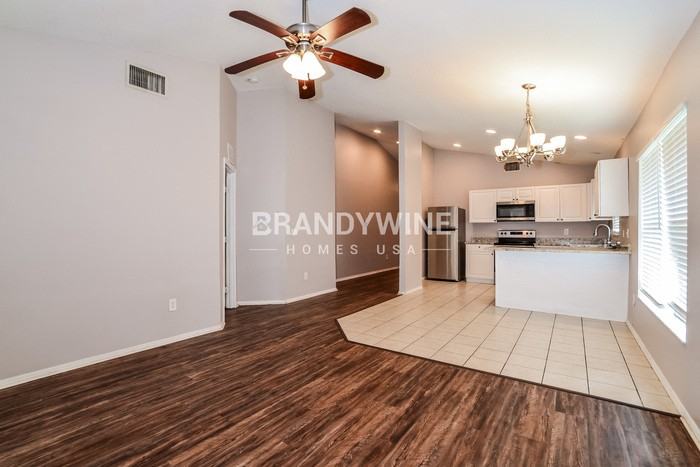 701 Washington St - Photo 4 of 20