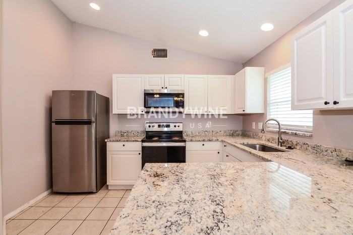 701 Washington St - Photo 6 of 20