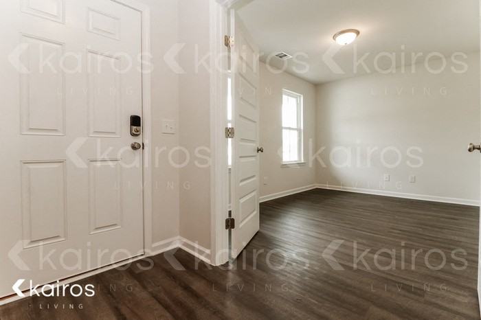 205 Western Red Cedar Dr - Photo 2 of 18