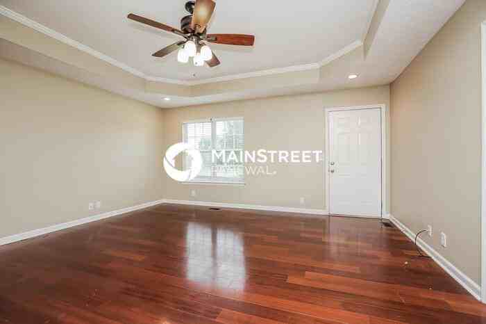 223 Jonathan Way - Photo 4 of 16