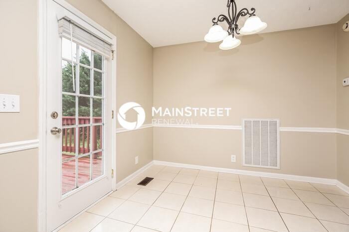 223 Jonathan Way - Photo 5 of 16