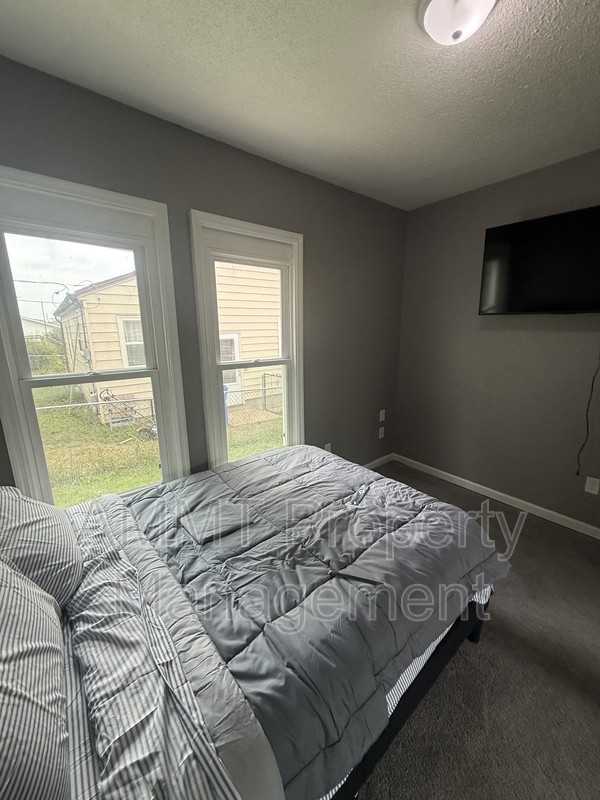 1838 J Ave Ne - Photo 7 of 10
