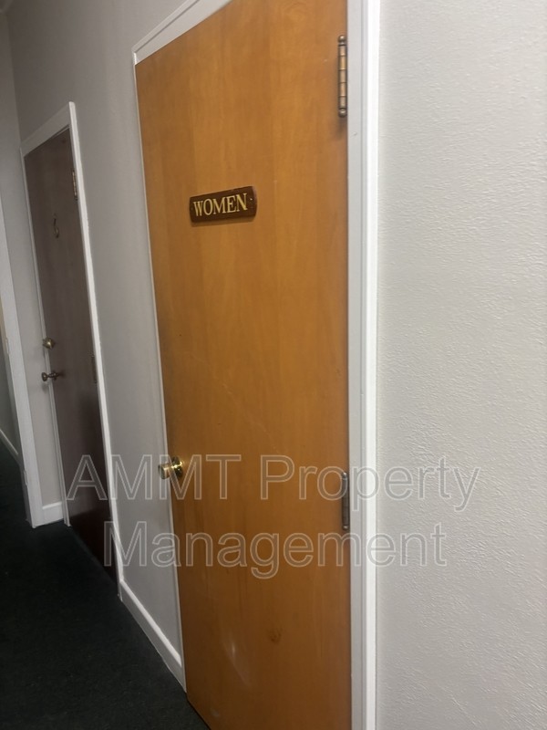 114 E 4th St - Photo 2 of 7